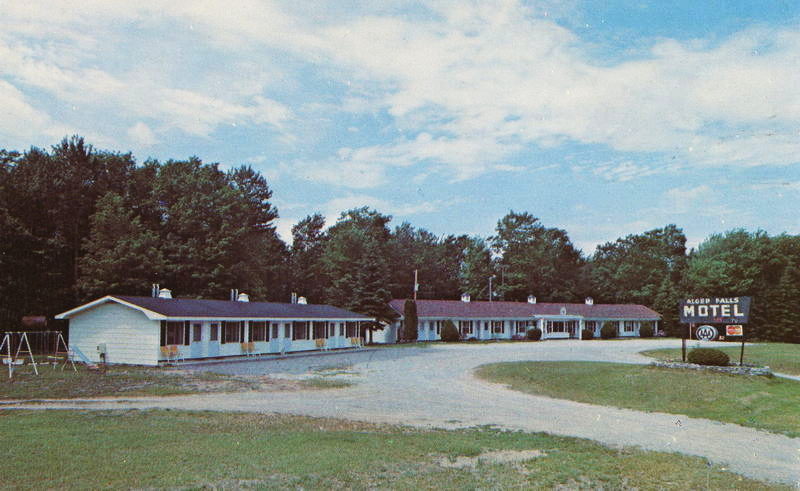 Dans Alger Falls Motel - Vintage Postcard